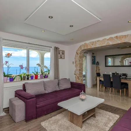 Cozy In With Jacuzzi Apartament Makarska