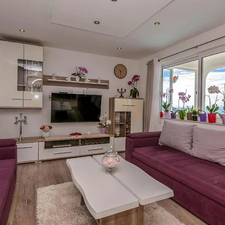 Cozy In With Jacuzzi * Makarska