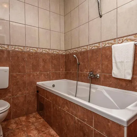 Cozy In With Jacuzzi * Makarska