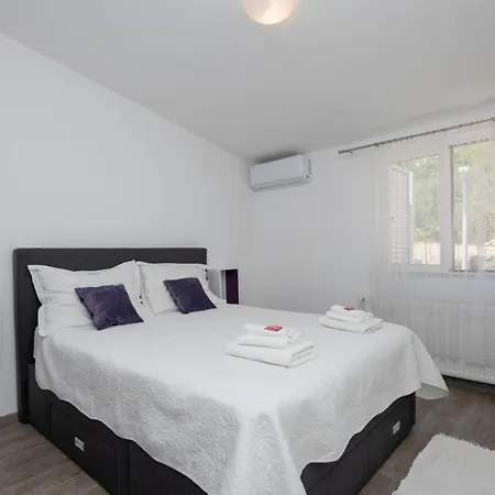 Cozy In With Jacuzzi Makarska